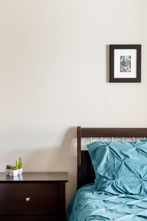 Central Phoenix Townhome Экстерьер фото