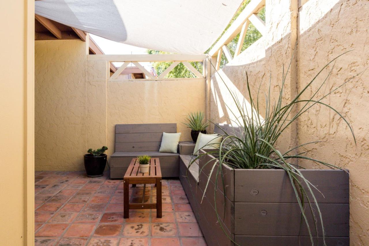 Central Phoenix Townhome Экстерьер фото