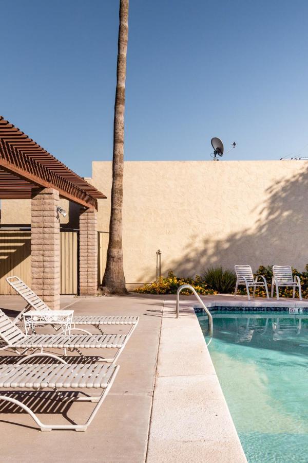 Central Phoenix Townhome Экстерьер фото