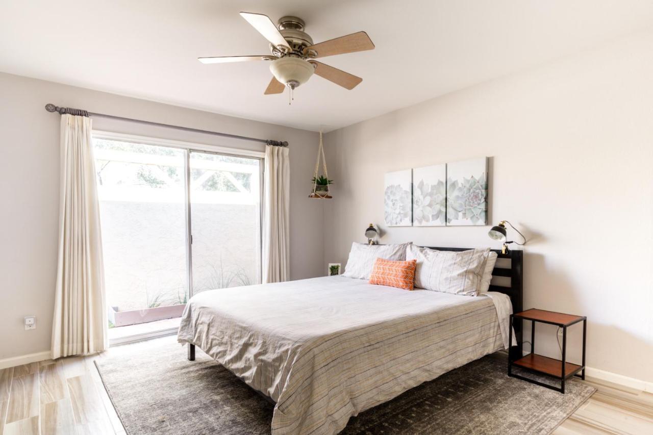 Central Phoenix Townhome Экстерьер фото